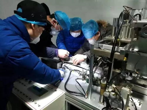 定格︱疫情中的國(guó)機(jī)溫暖瞬間 二 辦公設(shè)備維修及安裝